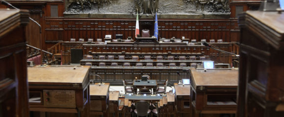 Imagoeconomica parlamento ridotto a