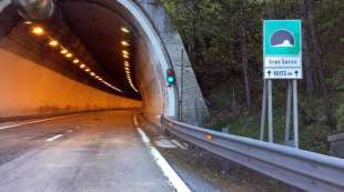 autostrada a24 1389386 tn