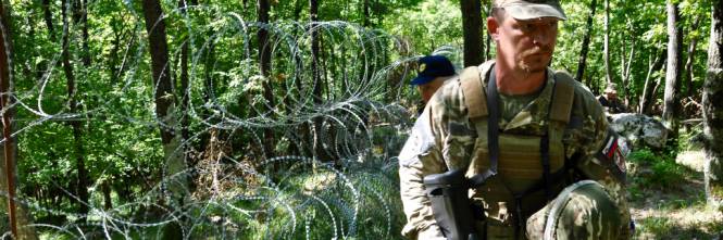 pattuglia polizie e militari sloveni